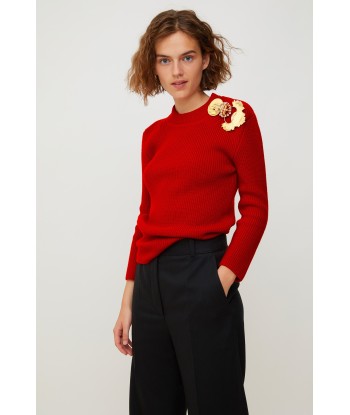 Merino wool jumper with brass and pearl brooches plus qu'un jeu 