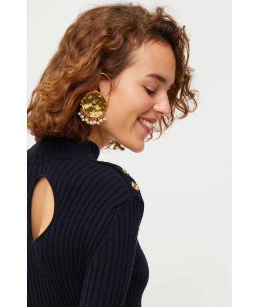 Circular brass and pearl earrings s'inspire de l'anatomie humaine