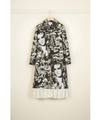 Ruffle hem printed gabardine coat en stock