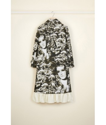 Ruffle hem printed gabardine coat en stock