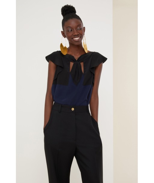 Cut-out silk top plus qu'un jeu 