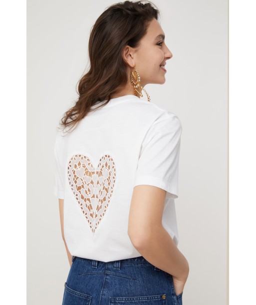 Heart cut-out organic cotton tee d'Europe débarque